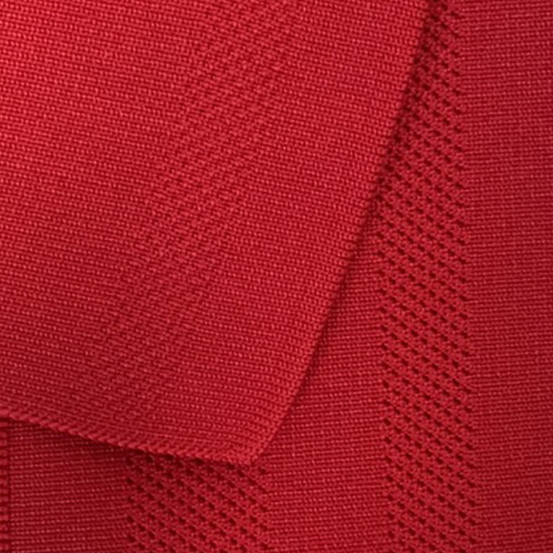 Cuello jacquard Excelente sensación en la mano, suave y sedoso.